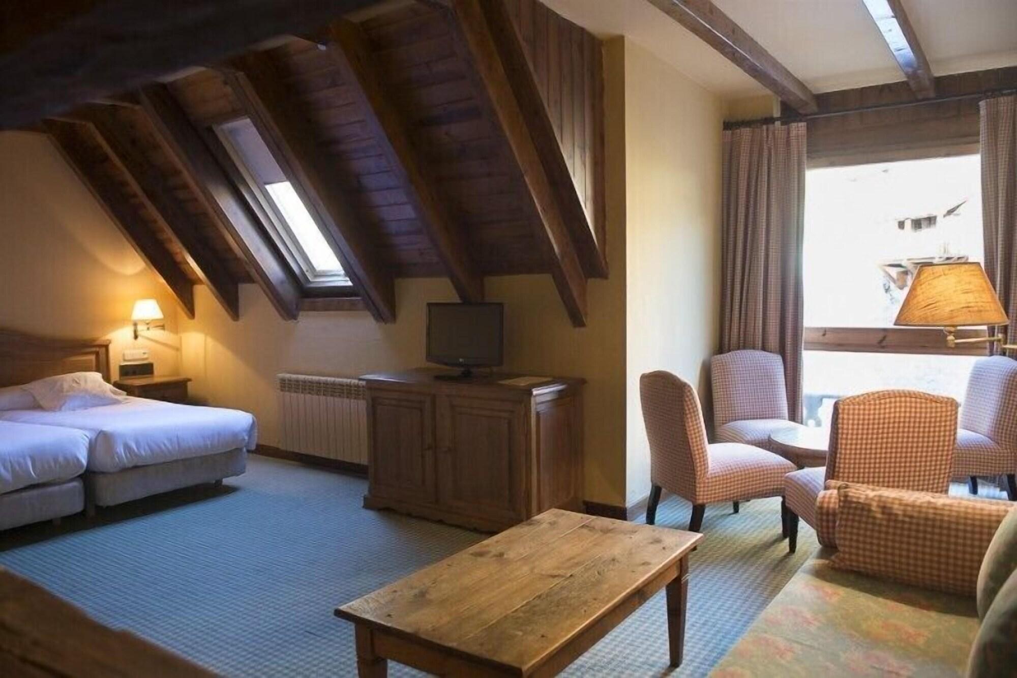 Hotel Chalet Bassibe Baqueira Beret Eksteriør bilde