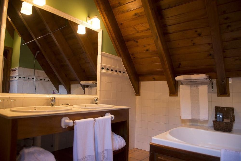 Hotel Chalet Bassibe Baqueira Beret Eksteriør bilde