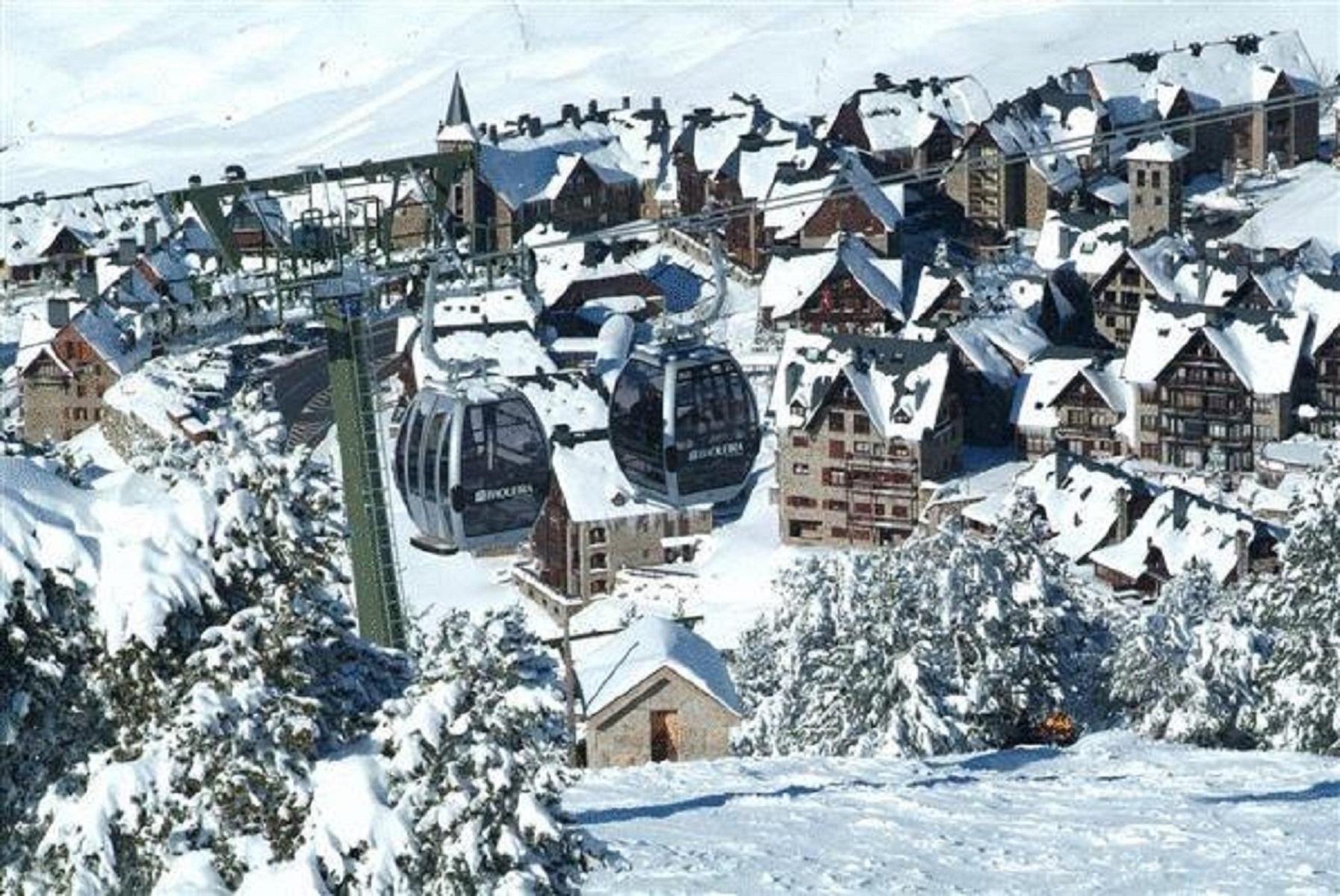 Hotel Chalet Bassibe Baqueira Beret Eksteriør bilde