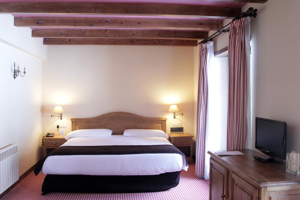 Hotel Chalet Bassibe Baqueira Beret Eksteriør bilde