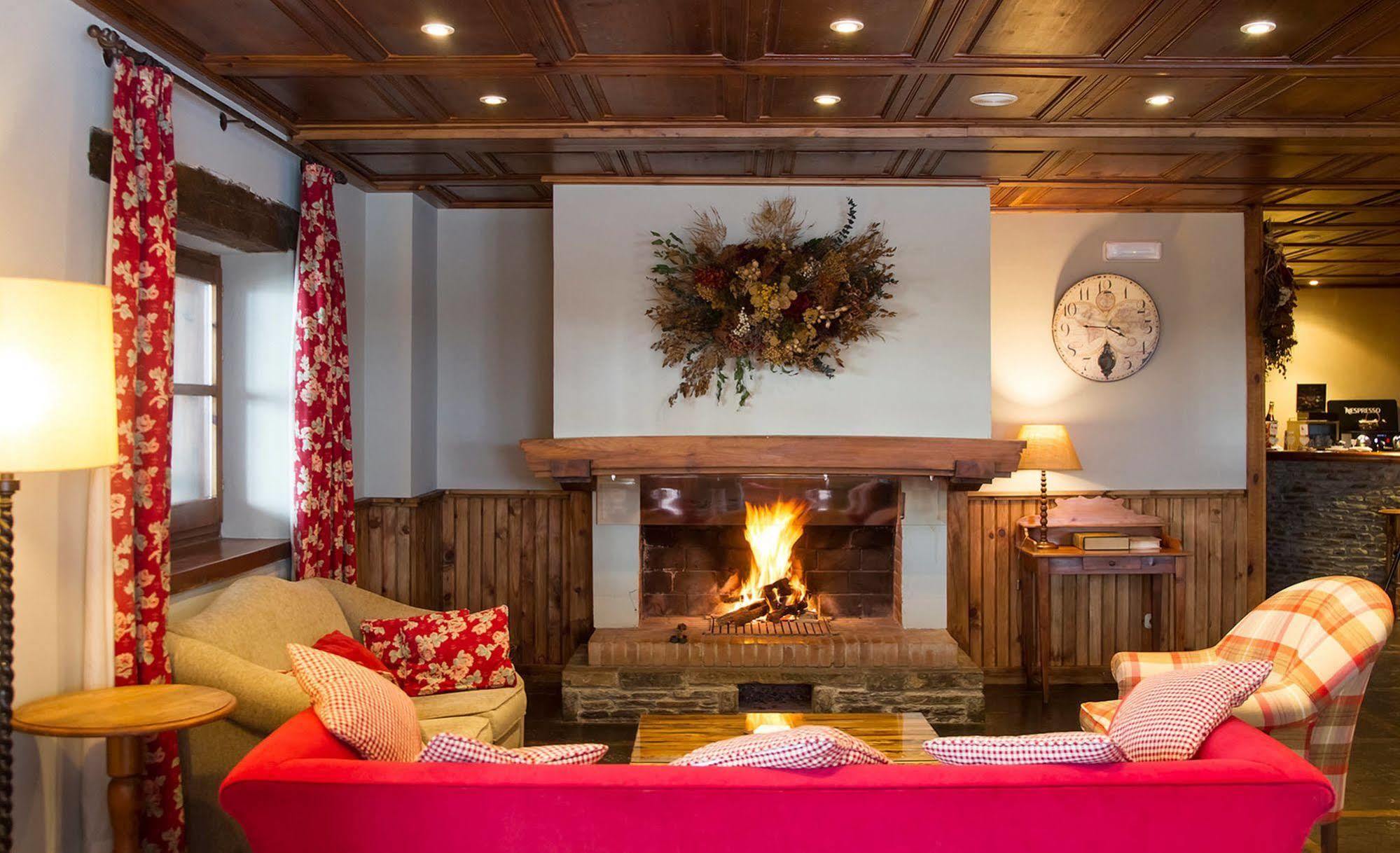 Hotel Chalet Bassibe Baqueira Beret Eksteriør bilde