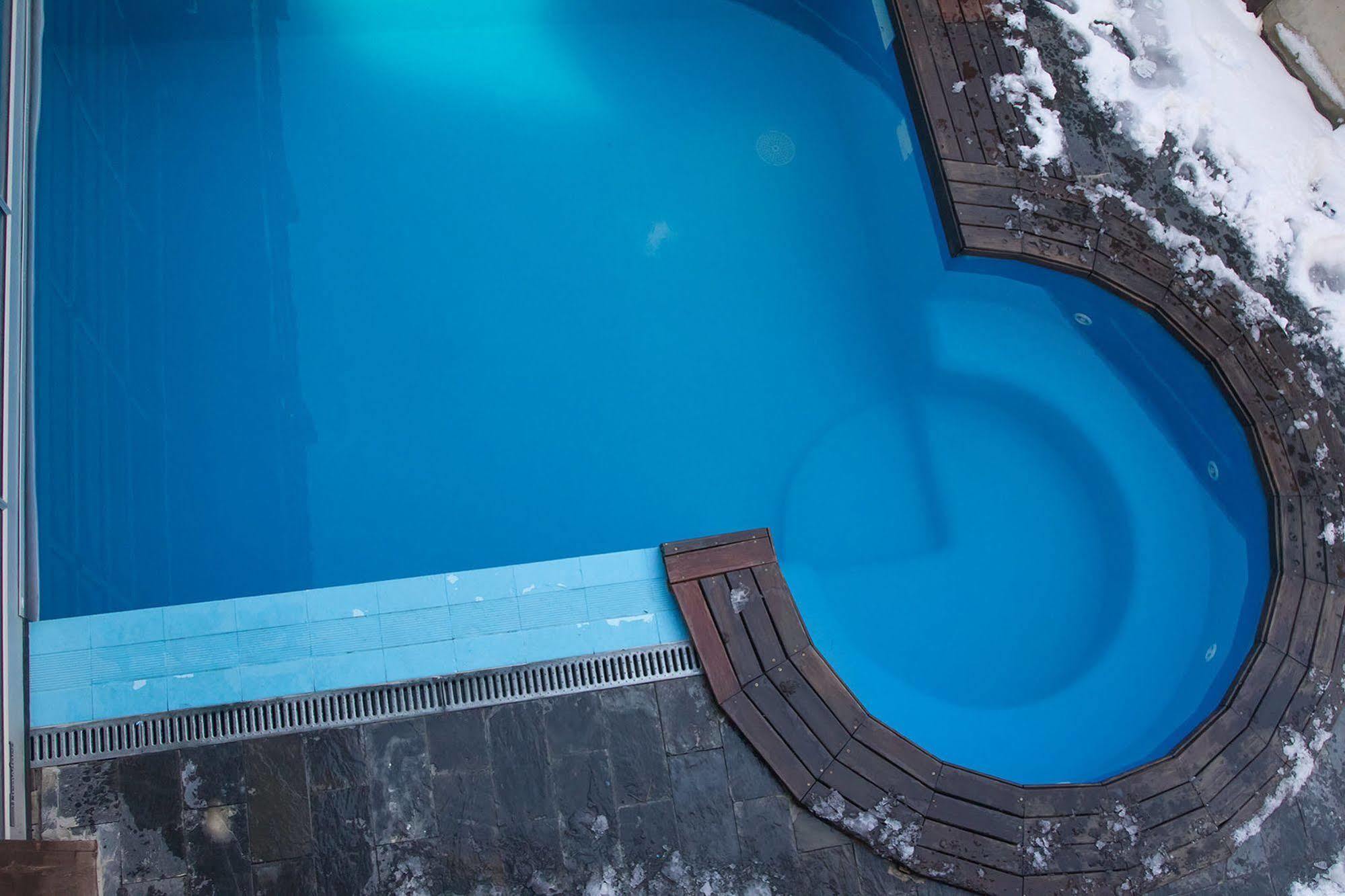 Hotel Chalet Bassibe Baqueira Beret Eksteriør bilde