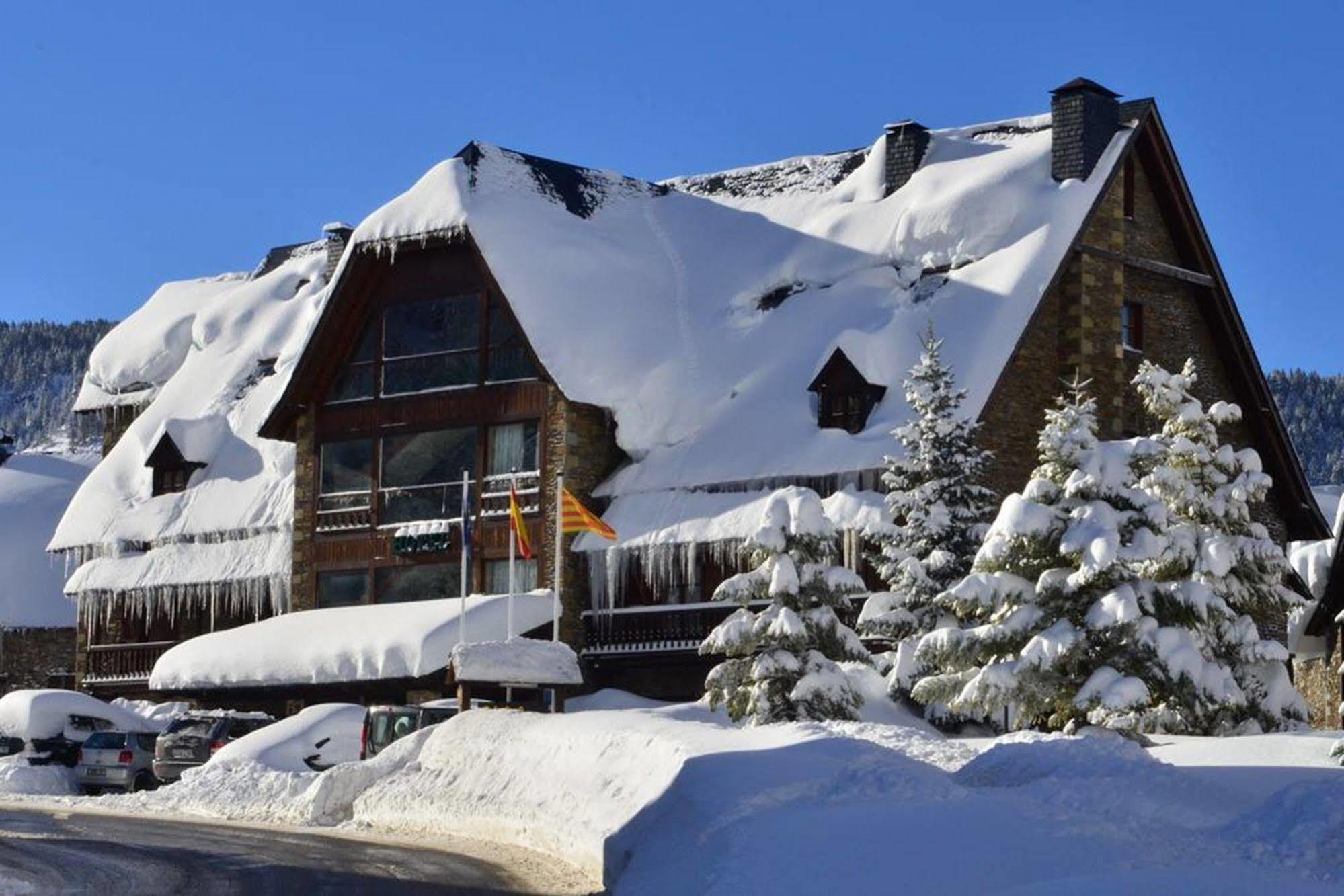 Hotel Chalet Bassibe Baqueira Beret Eksteriør bilde